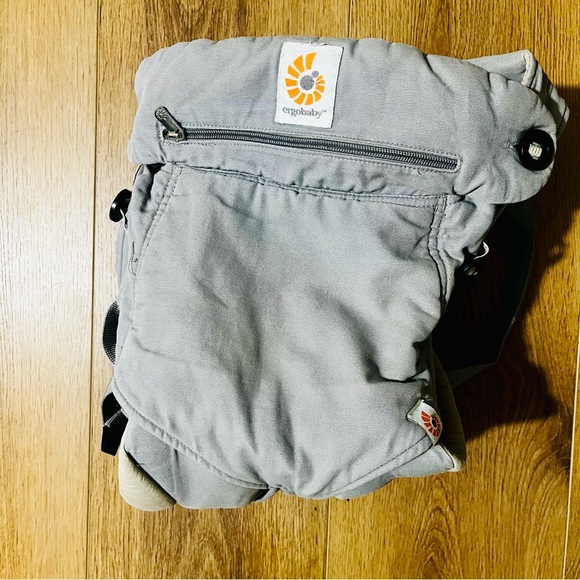 Ergobaby Carrier in Light Gray - Picture 1 of 2